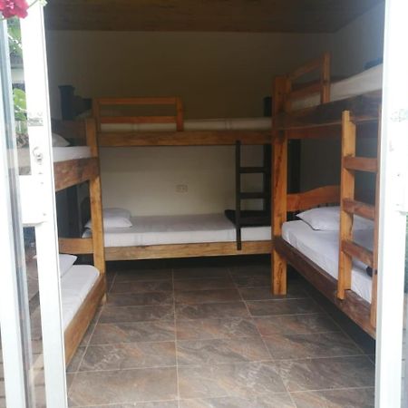 Hostal Hilltop Zapzurro Buitenkant foto